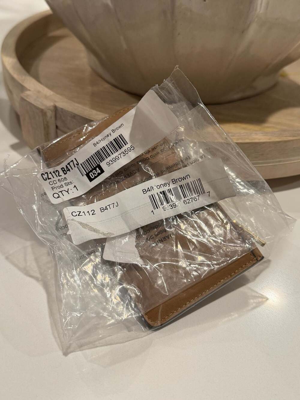 Coach New York Zip Card Case in Honey Brown Leather - Picture 4 of 4